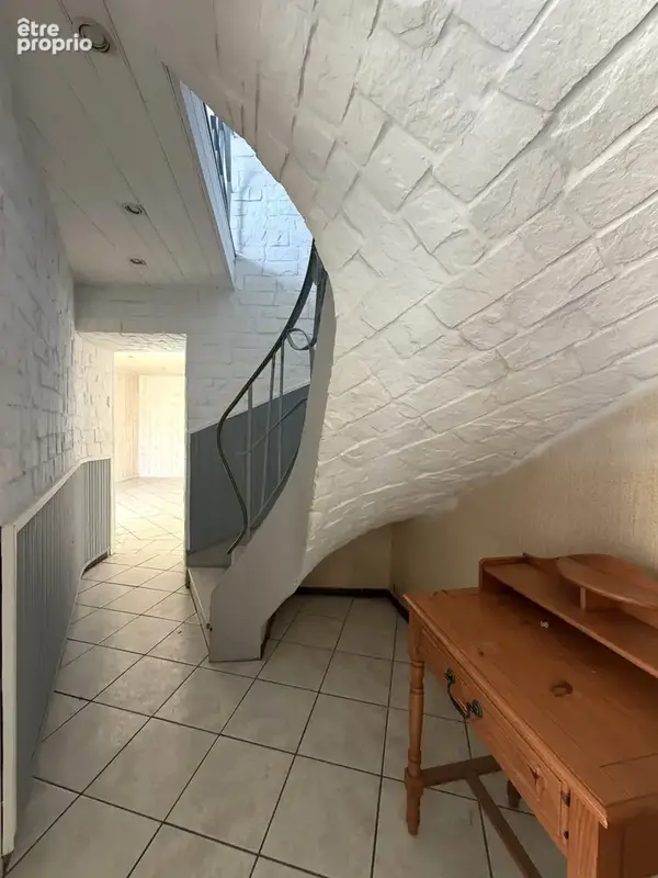 AIZENAY, maison de ville 3 chbres + bureau avec cour - photo 8