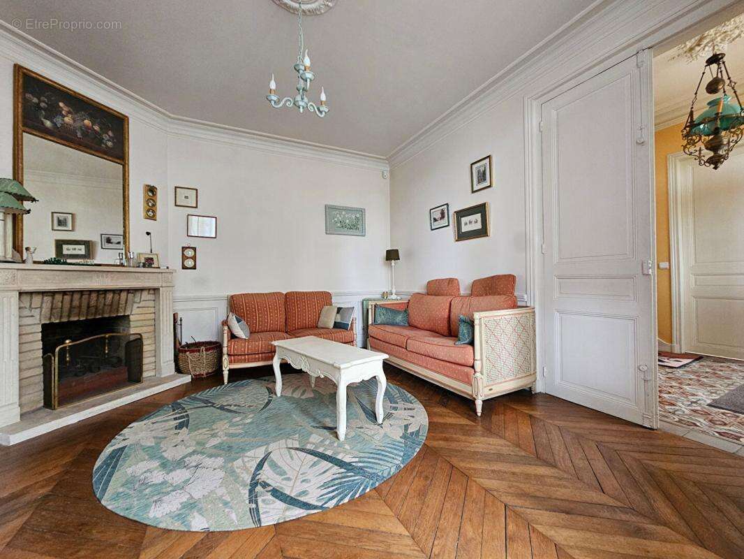 Maison à BEAUCHAMP