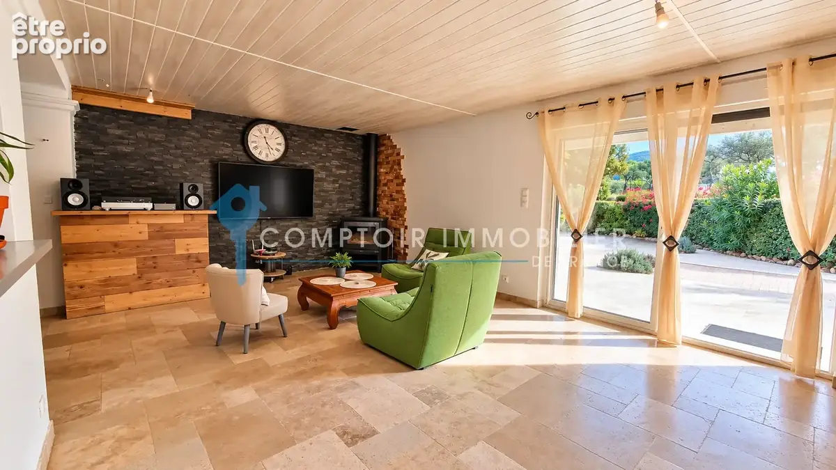 VAR (83) - À VENDRE - SALERNES - Villa atypique avec 5 chambres dans un superbe environnement - photo 6
