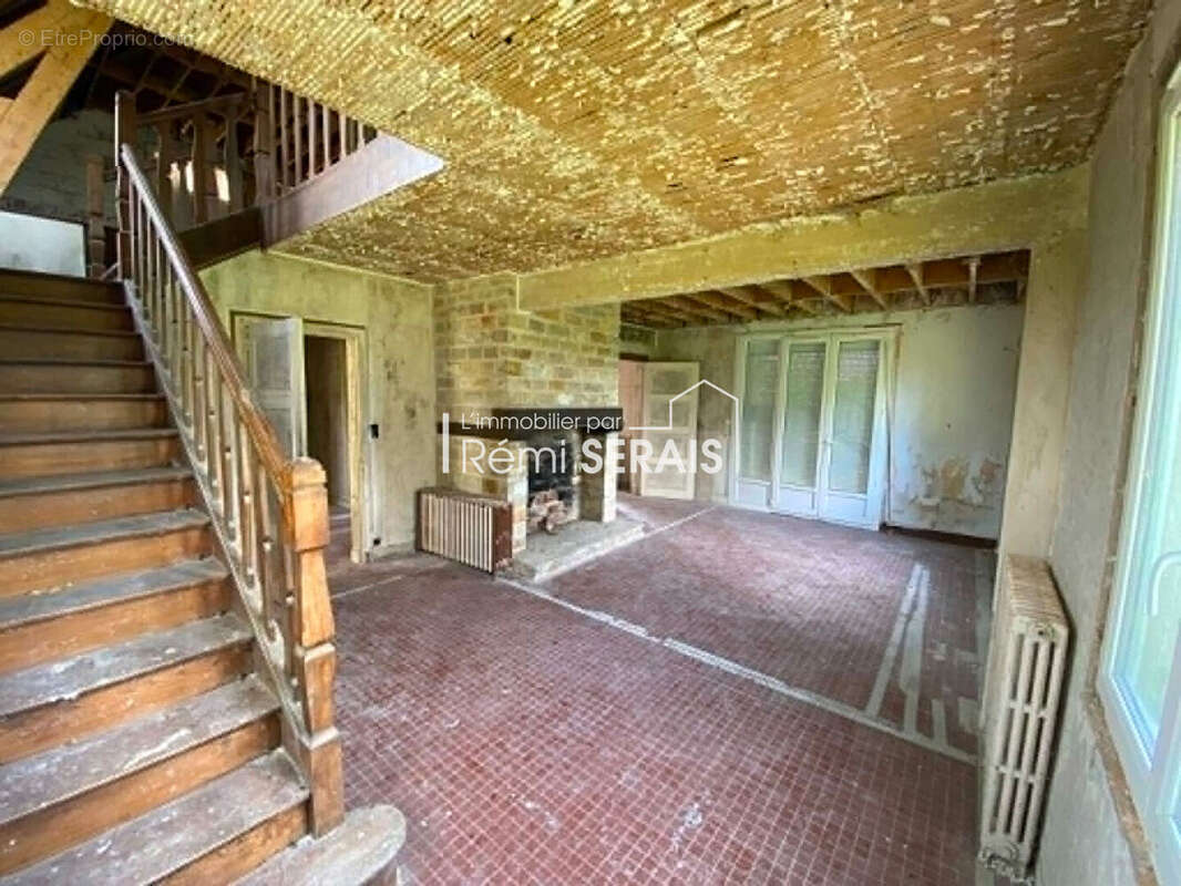 Maison à réhabiliter avec grand terrain et vue dégagée -14260 - photo 4