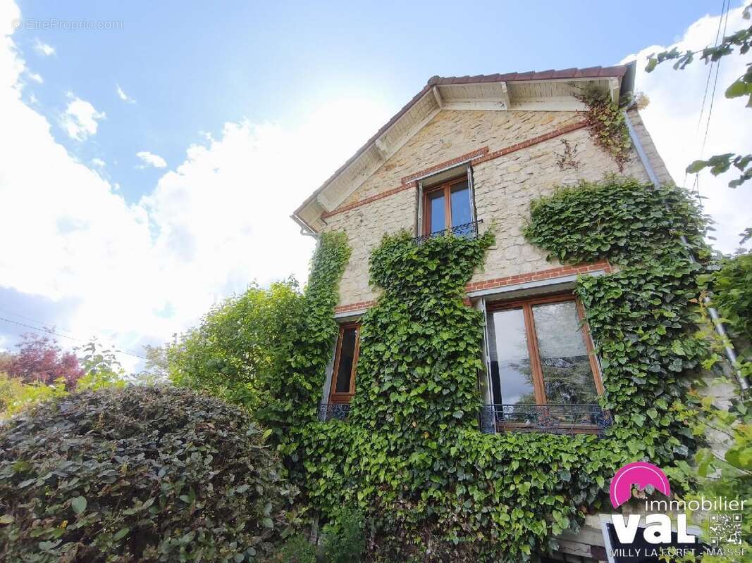 Maison à MILLY-LA-FORET