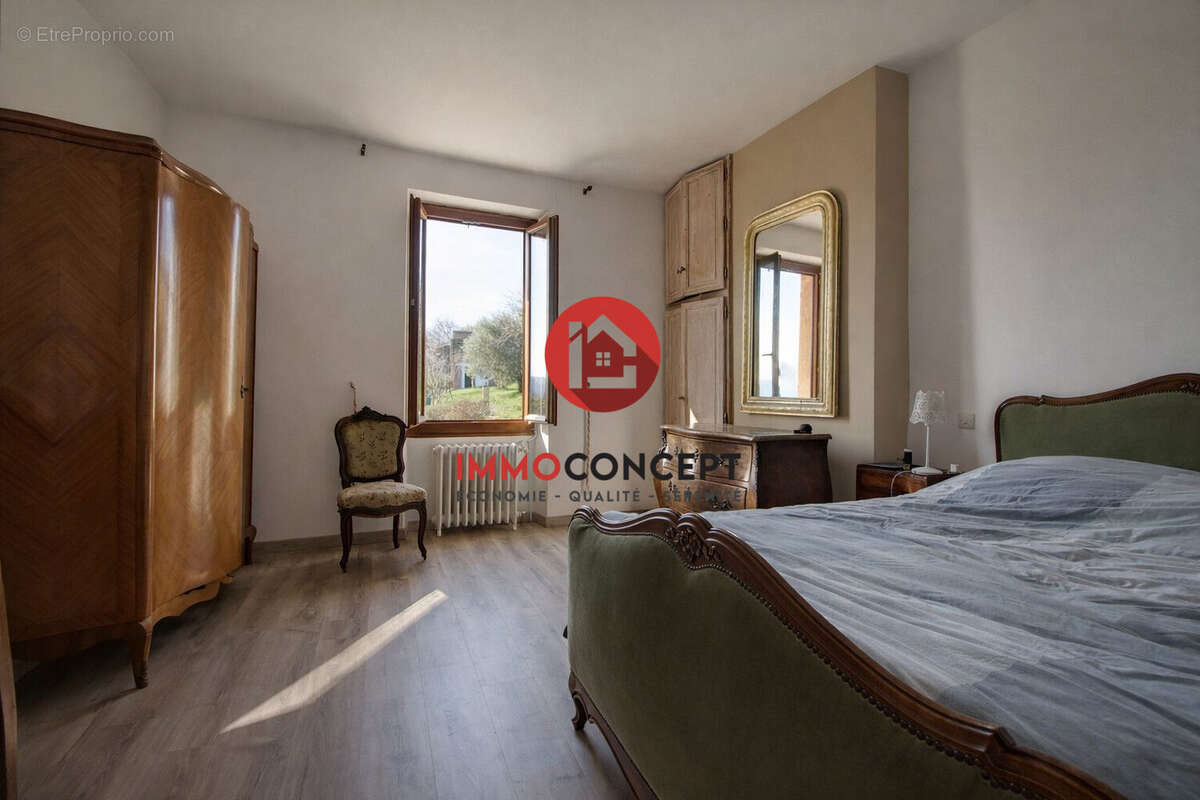 Maison à SAUVETERRE