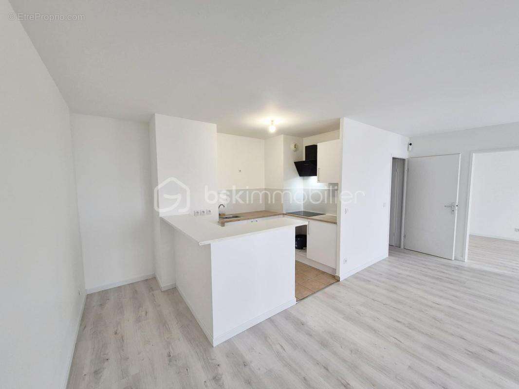 Coup de coeur ! 2 pièces rénové avec balcon, parking et dpe c – résidence villa des poètes - photo 7