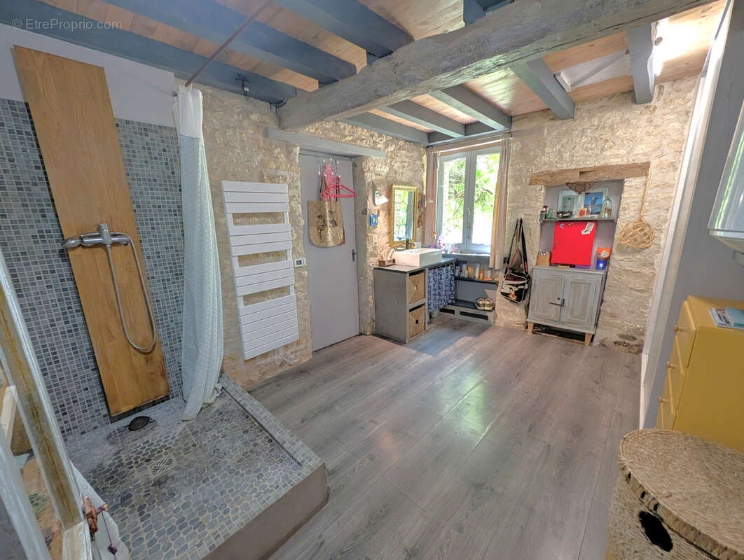 Maison à POILLY-SUR-THOLON
