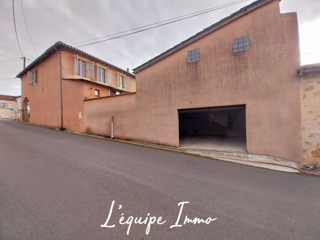 Maison à MAUVEZIN