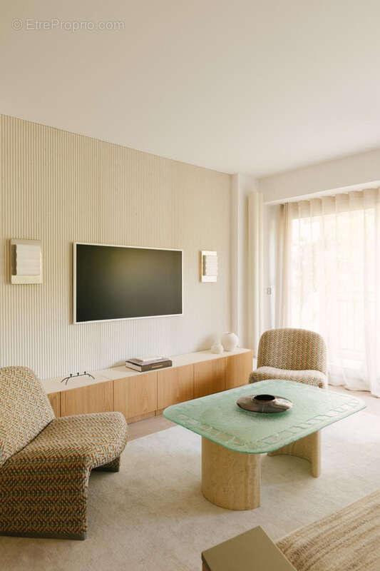 Appartement à PARIS-7E