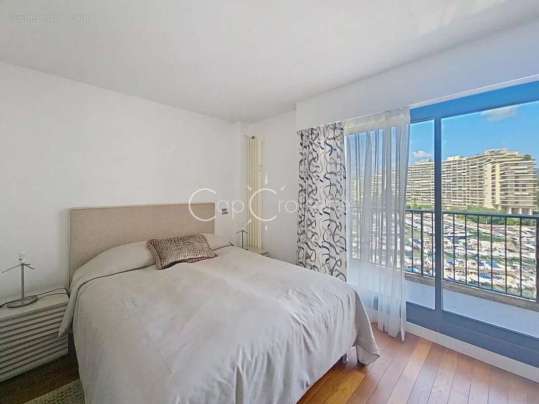 Appartement à MANDELIEU-LA-NAPOULE