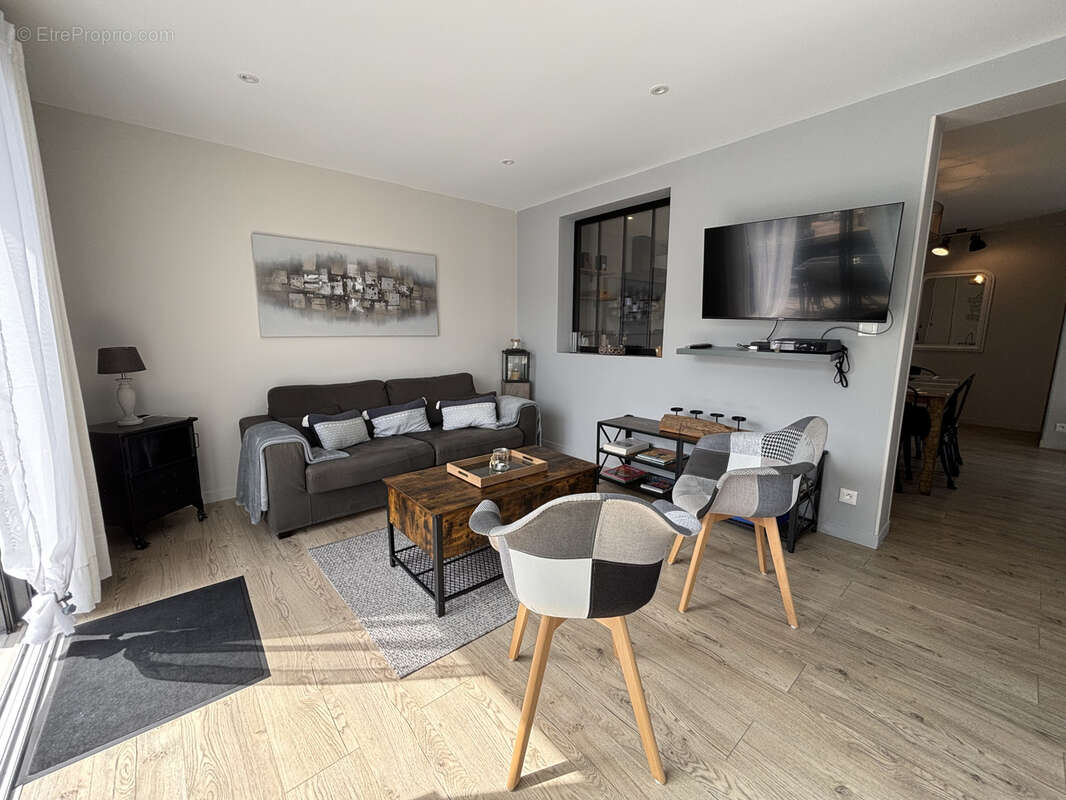 Maison à PORT-EN-BESSIN-HUPPAIN