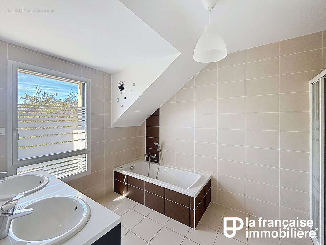 Maison à THORIGNE-FOUILLARD