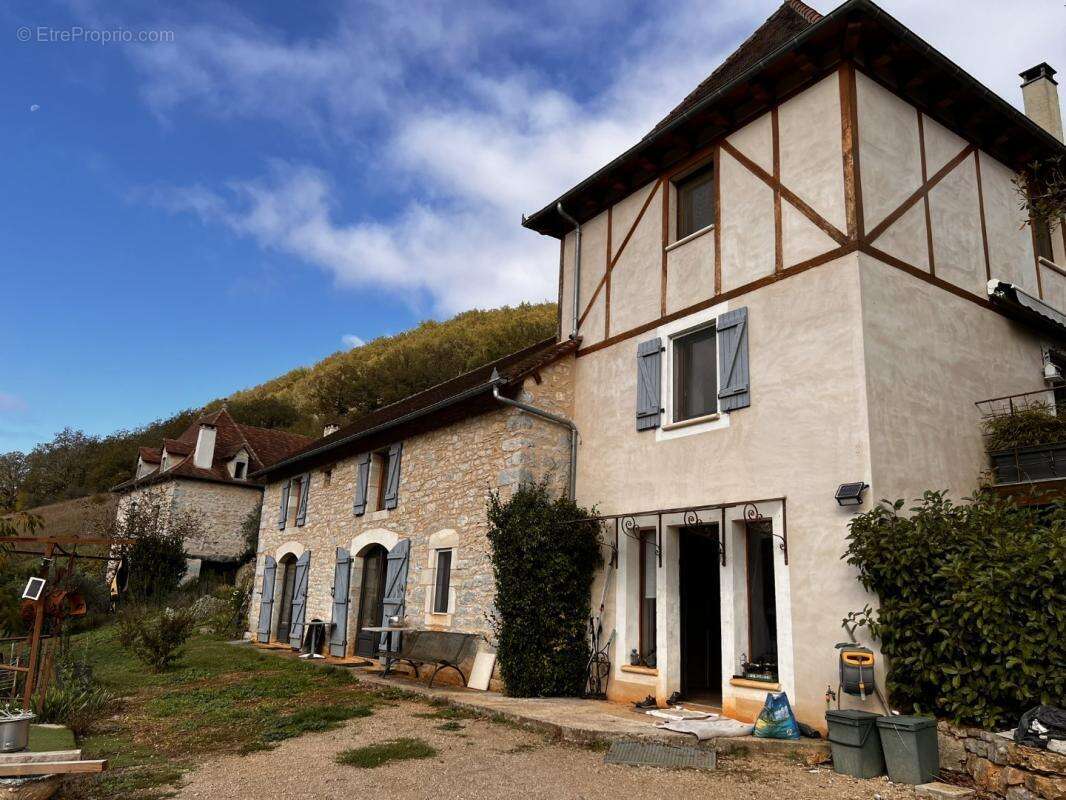 Maison à MARCILHAC-SUR-CELE