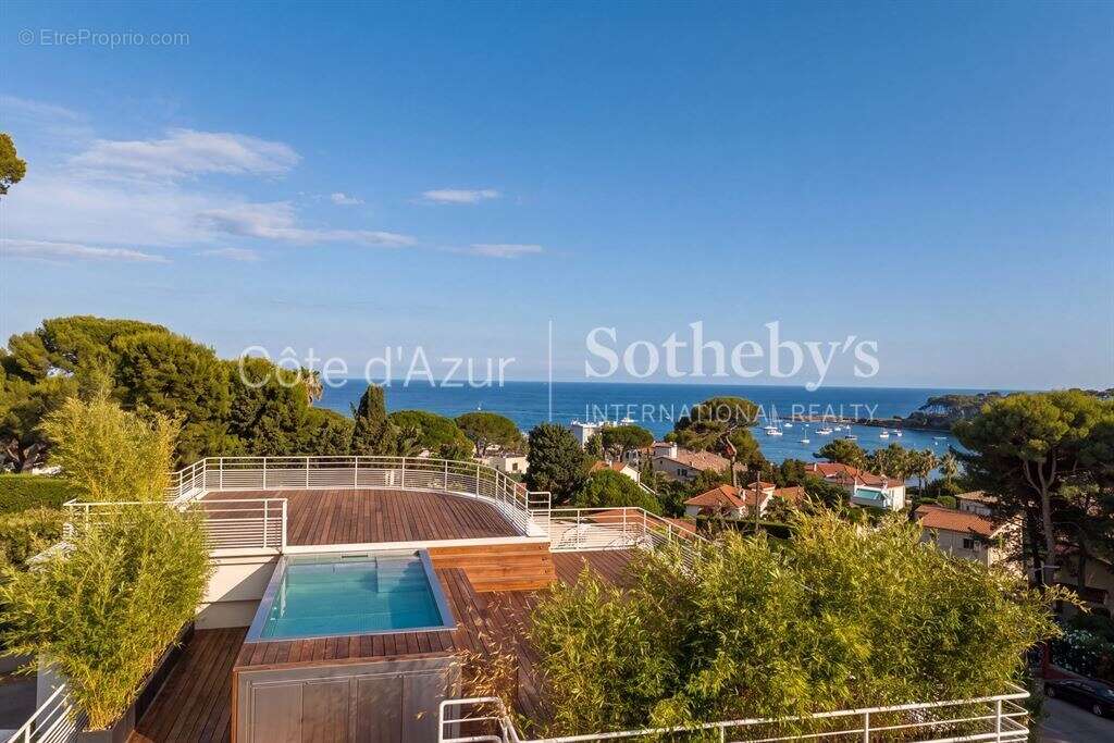 La Garoupe : Villa Art Déco 255 m² avec rooftop piscine - photo 3