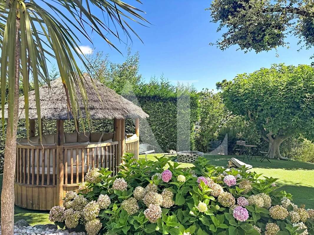 Super-cannes – villa contemporaine avec vue mer panoramique - photo 25