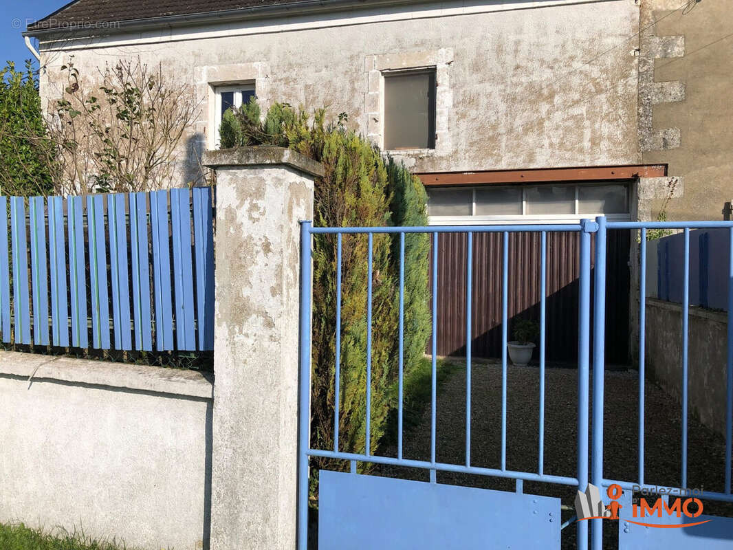 Maison à SOUGERES-EN-PUISAYE