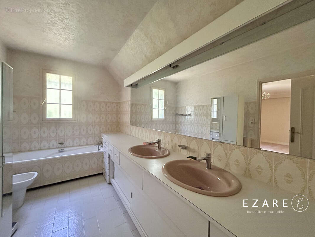 Maison 280 m² à Chevigny-Saint-Sauveur  - photo 6