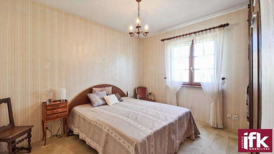 Horbourg-Wihr : Maison 5 chambres de 144m² sur 6 ares de terrain - photo 13