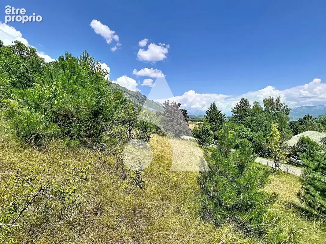 Terrain constructible de1455 m2 à La Freissinouse - photo 2