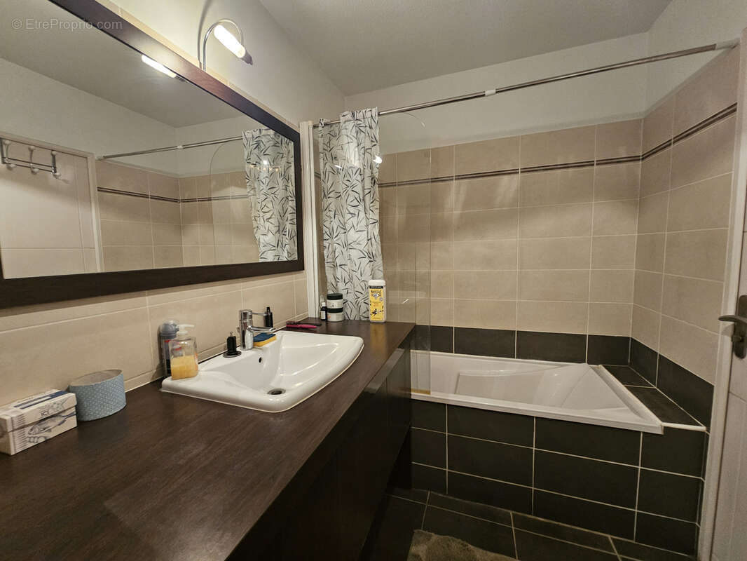 Appartement à JACOU