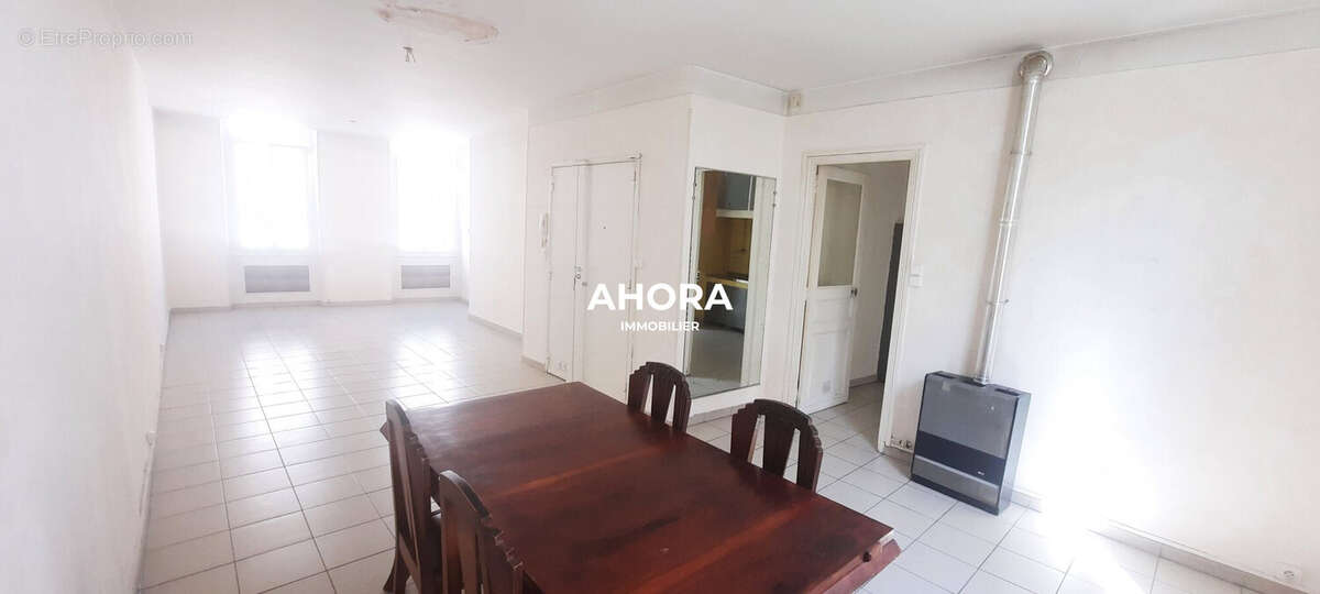 Appartement à MARSEILLE-6E