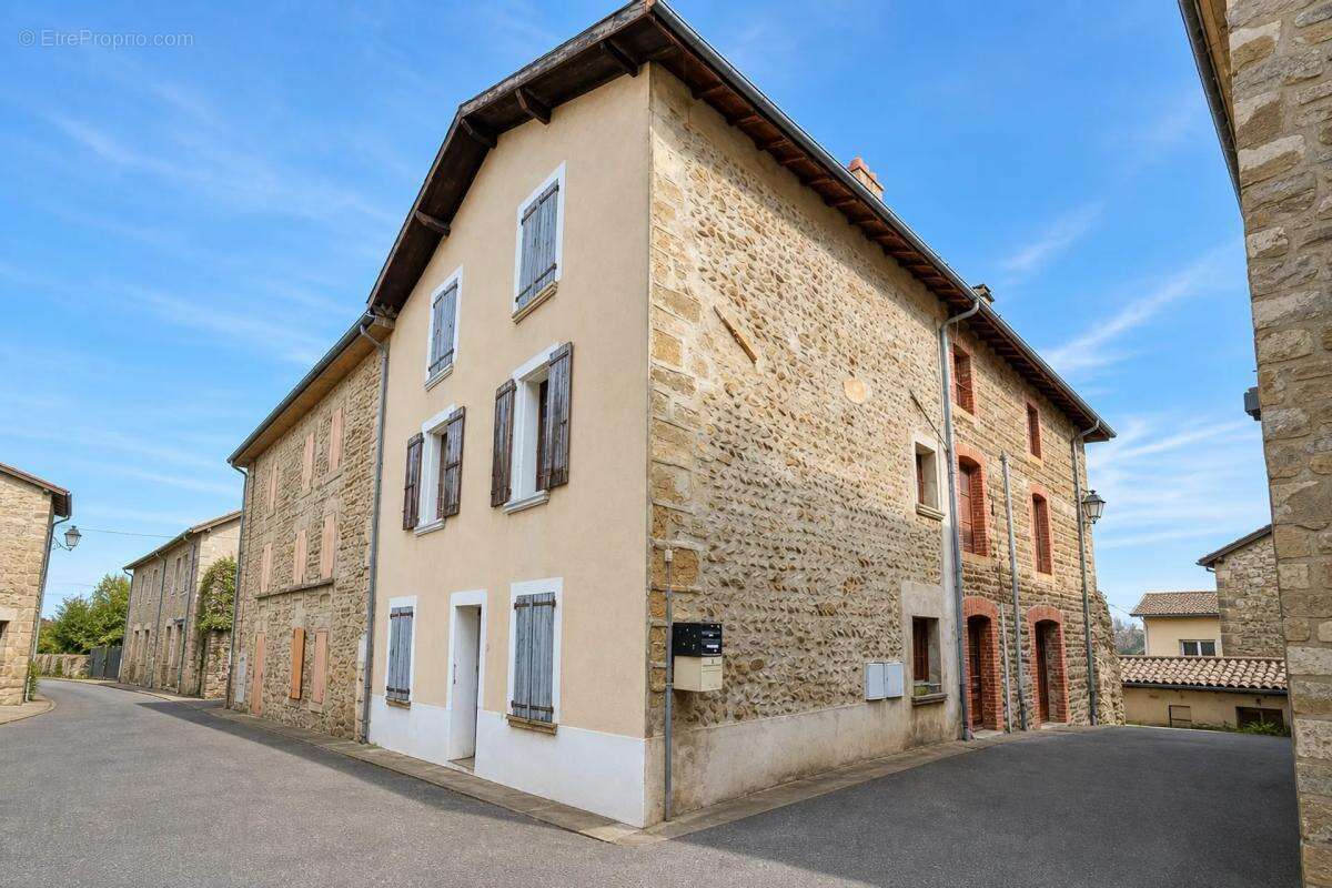 Maison à LE GRAND-SERRE