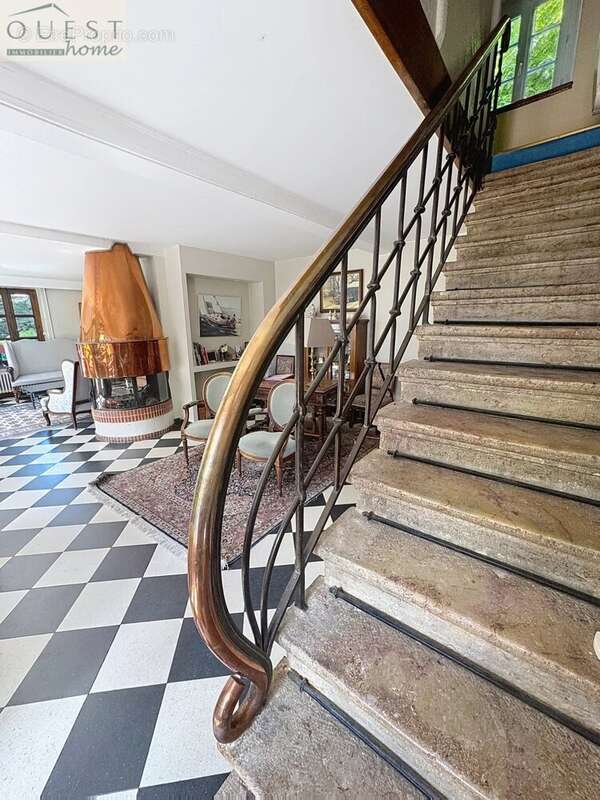 Maison à CHARBONNIERES-LES-BAINS