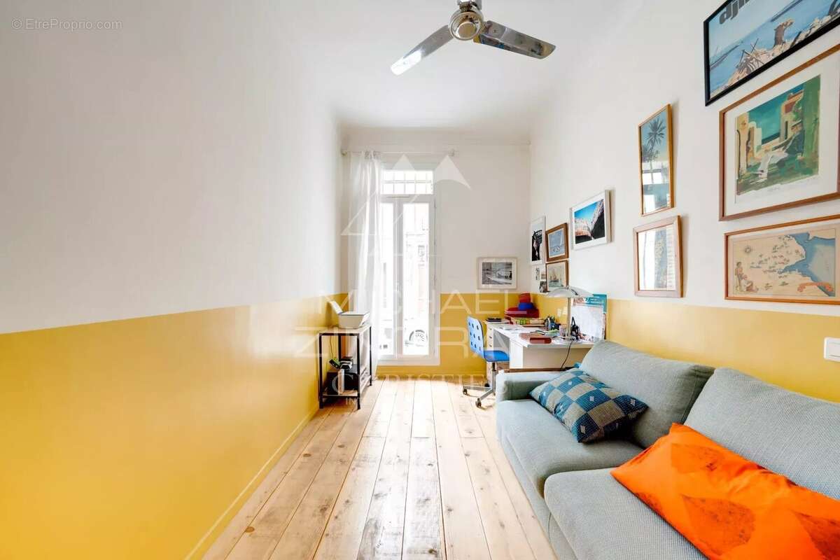 Appartement à MARSEILLE-6E