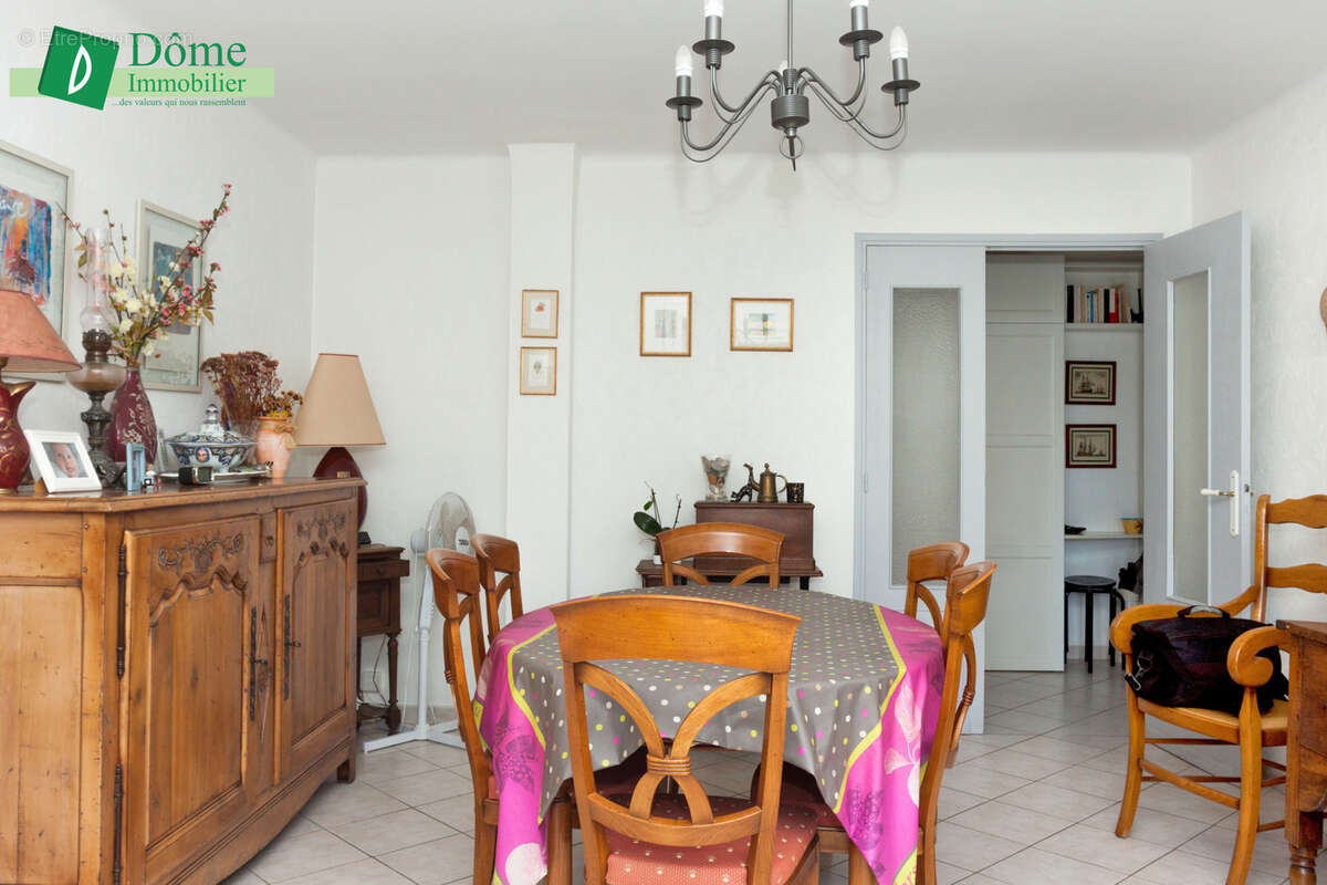Appartement à SIX-FOURS-LES-PLAGES