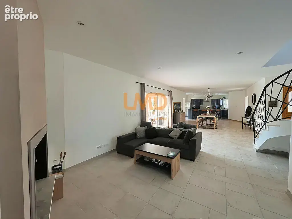 Draguignan – Grande propriété au calme avec piscine et 4 000 m² - photo 7