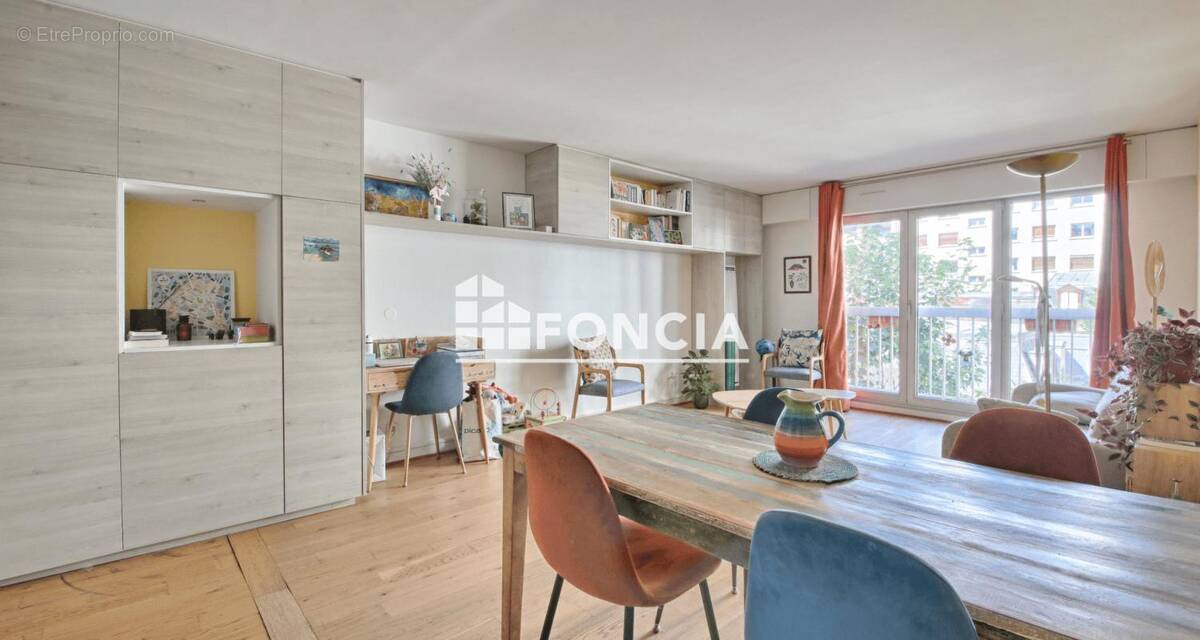 Appartement à PARIS-14E