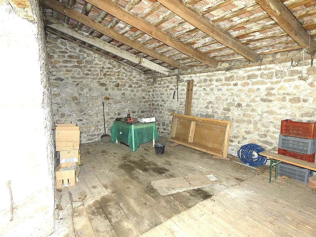 Maison en pierre avec dépendances d'environ 215 m² DORNAS (07) - photo 18