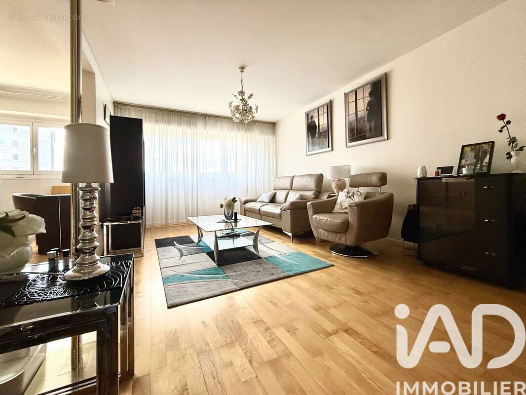 Photo 1 - Appartement à COURBEVOIE