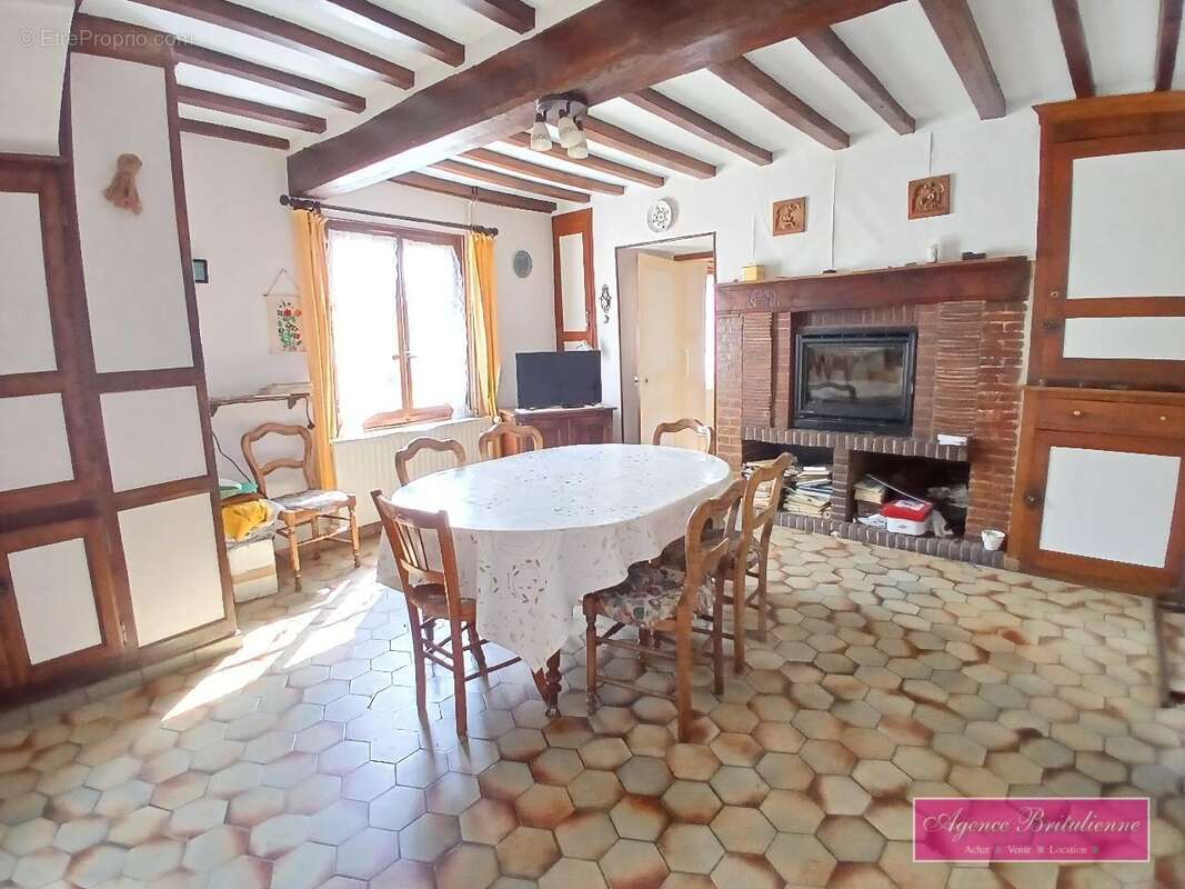 Maison à BRETEUIL