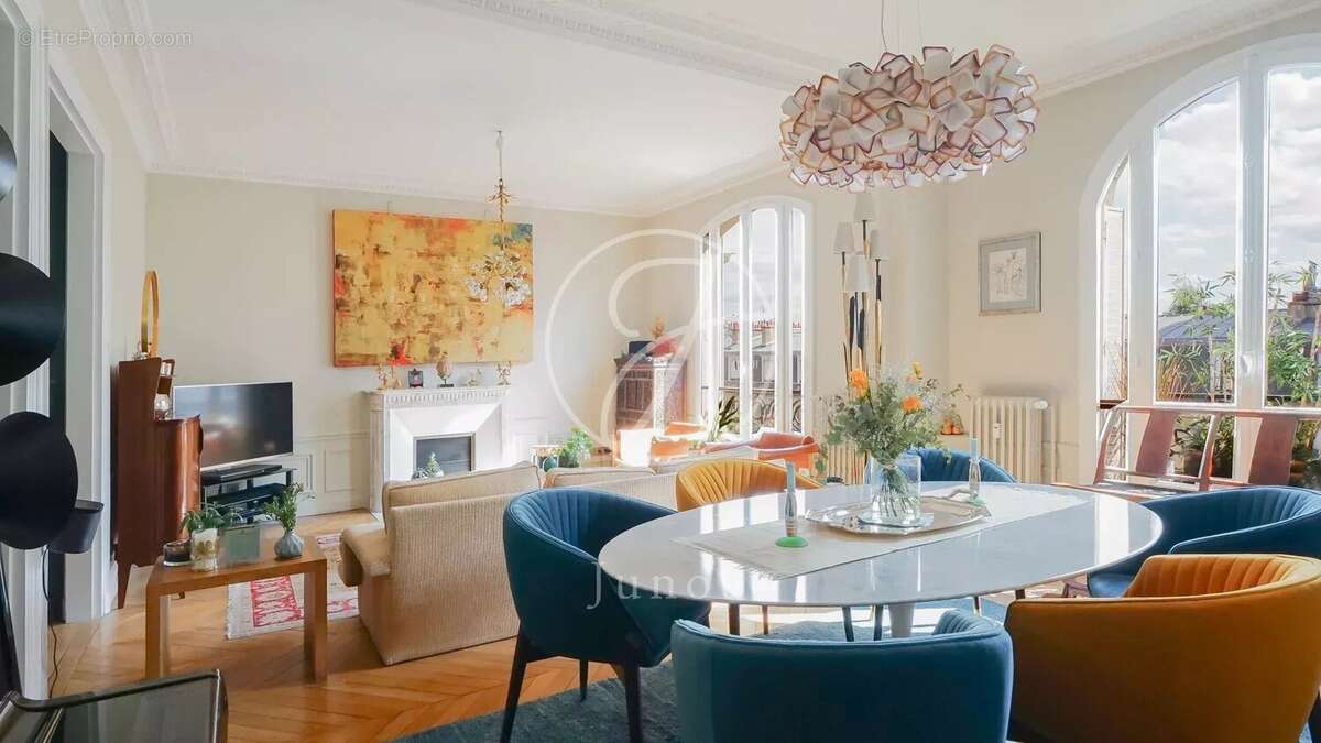 Appartement à PARIS-7E