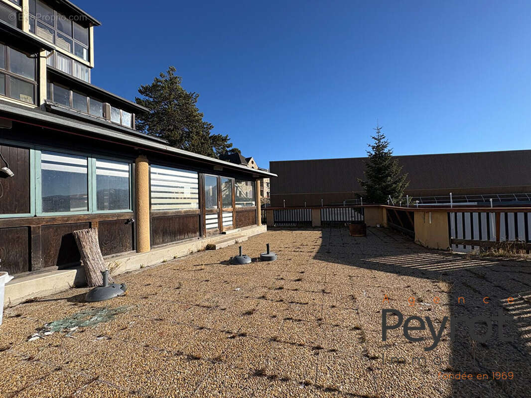 Commerce à FONT-ROMEU-ODEILLO-VIA