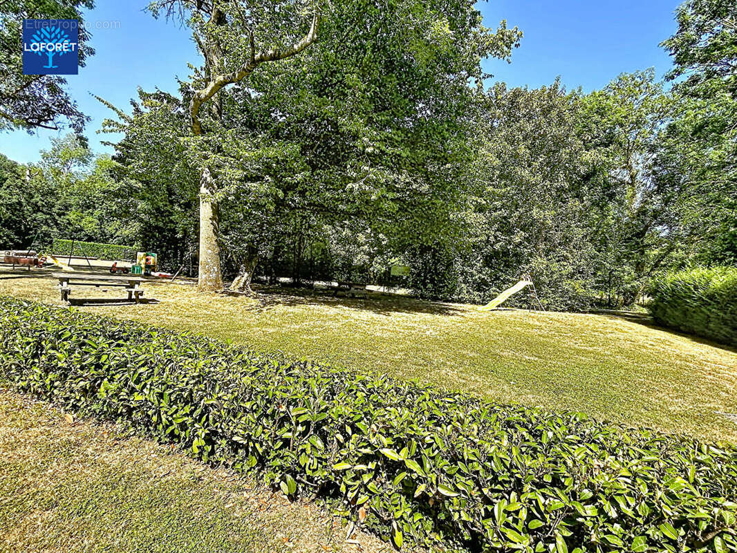Mobil-home de 37,5 m² sur un magnifique terrain de 500 m² au sein du  Parc du Château Arribas ? Condé-Sainte-Libiaire (77) - photo 8