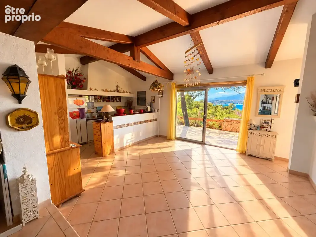 Porto-vecchio   belle villa au calme avec vue mer et environnement verdoyant - photo 4