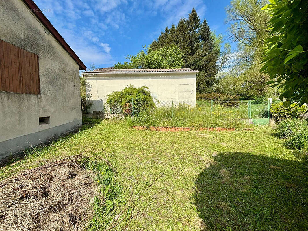 Maison à SAINT-PRIEST-LA-ROCHE