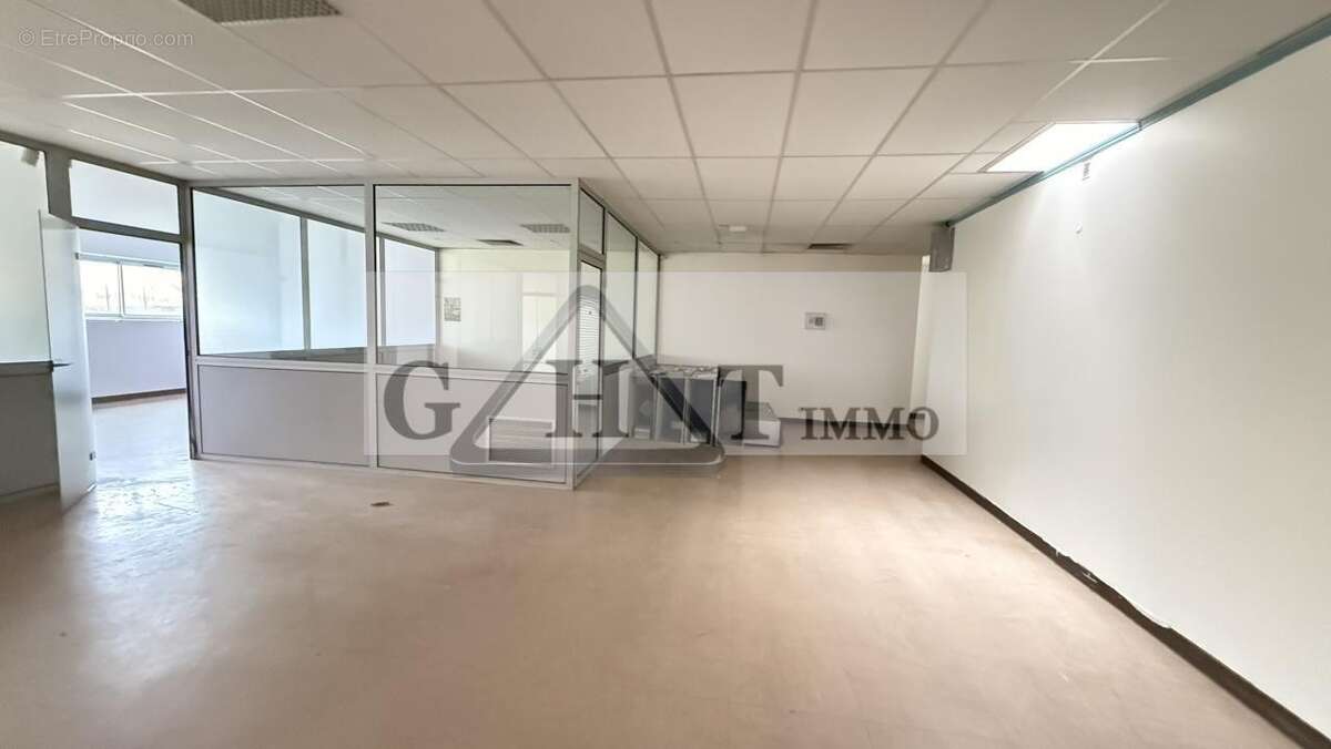 240 m² à vendre – mareuil-lès-meaux (77100) - photo 2
