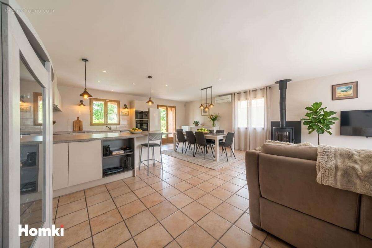 Magnifique Villa de Plain-Pied à Mézériat – 137 m2 – Classe Énergétique B - photo 4