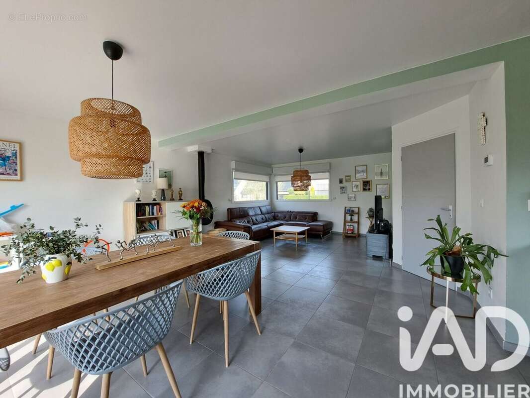 Photo 2 - Maison à EMMERIN