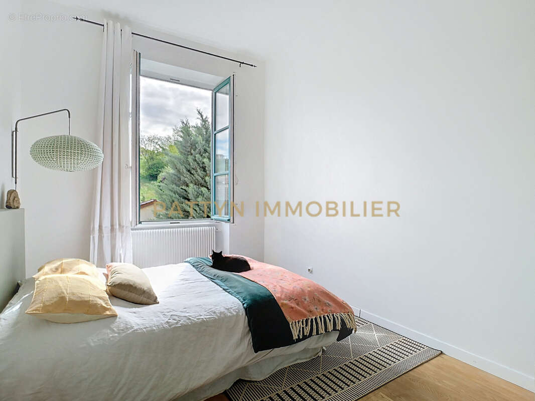 Appartement à NEUVILLE-SUR-SAONE