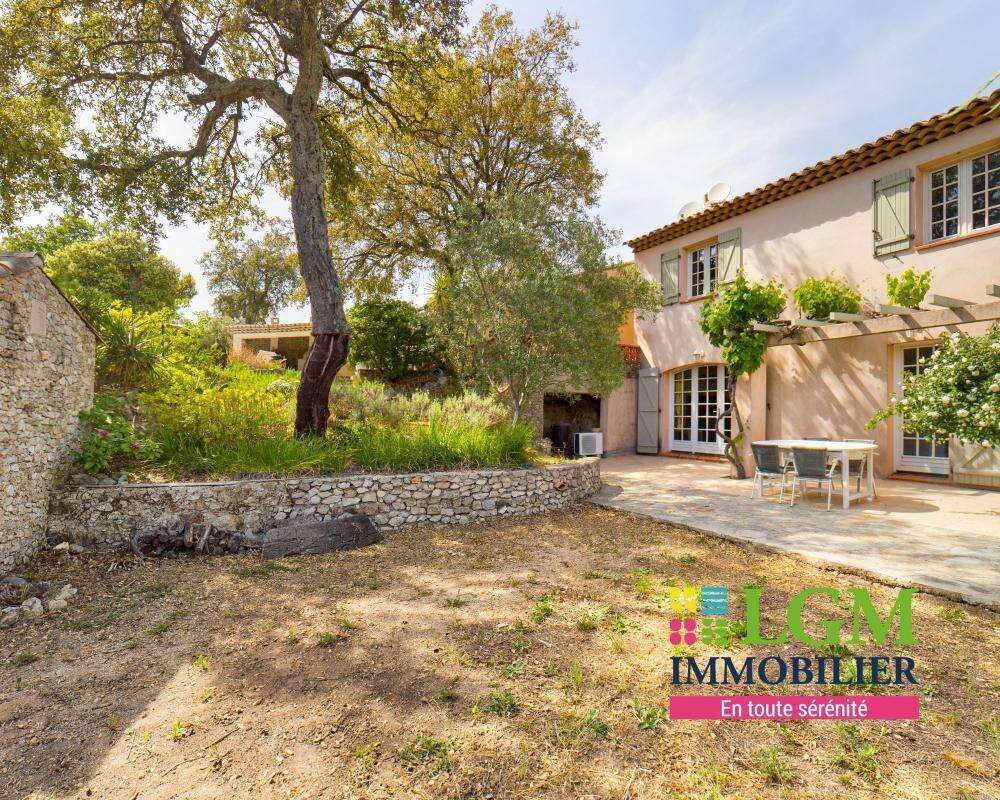 Maison à PLAN-DE-LA-TOUR