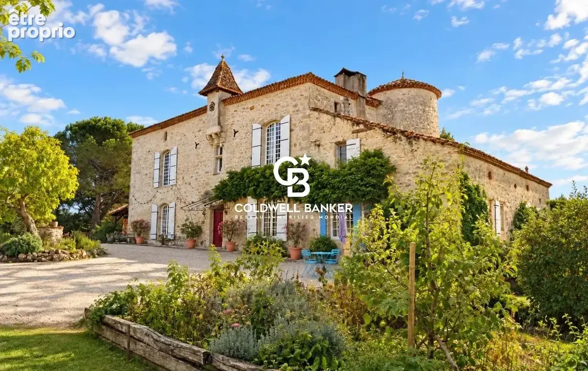Lot-et-Garonne – Château du XVIᵉ siècle, trois gîtes et parc de 2,3 HA - photo 12