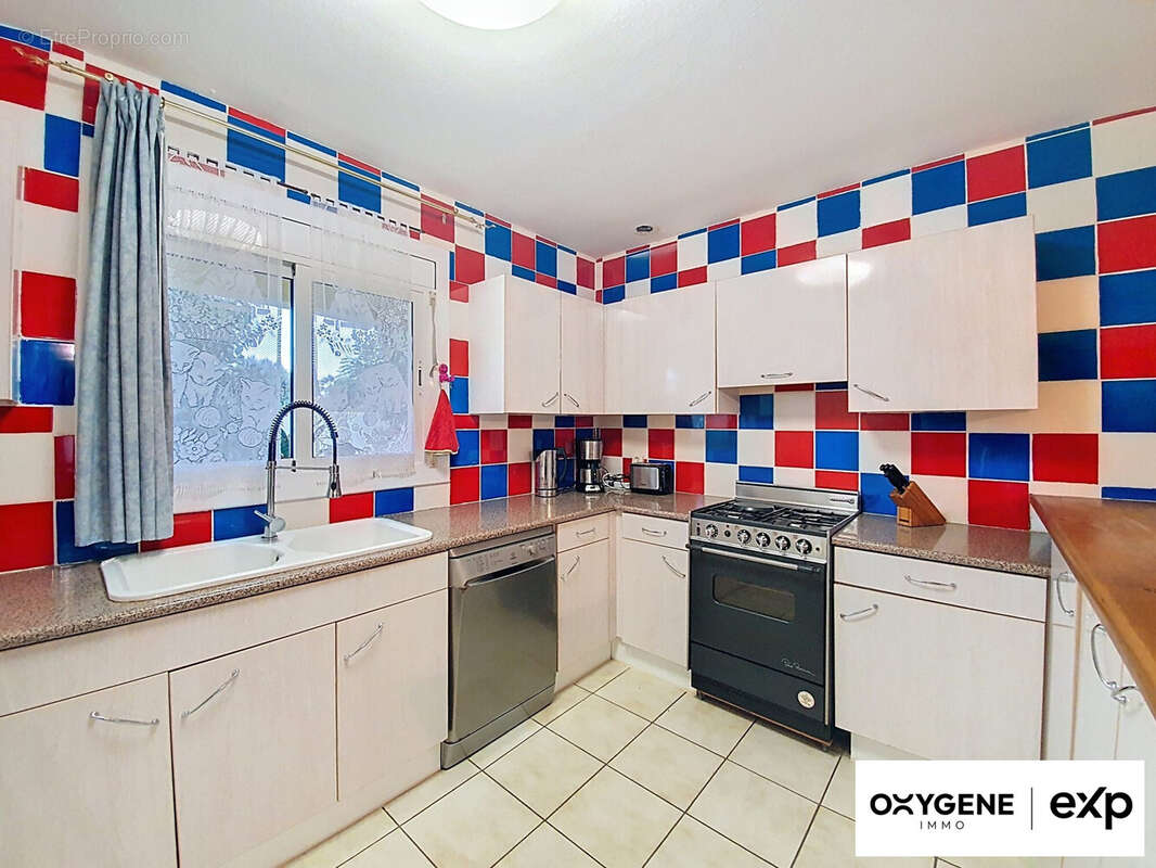 Maison à SAINT-LAURENT-DE-LA-SALANQUE