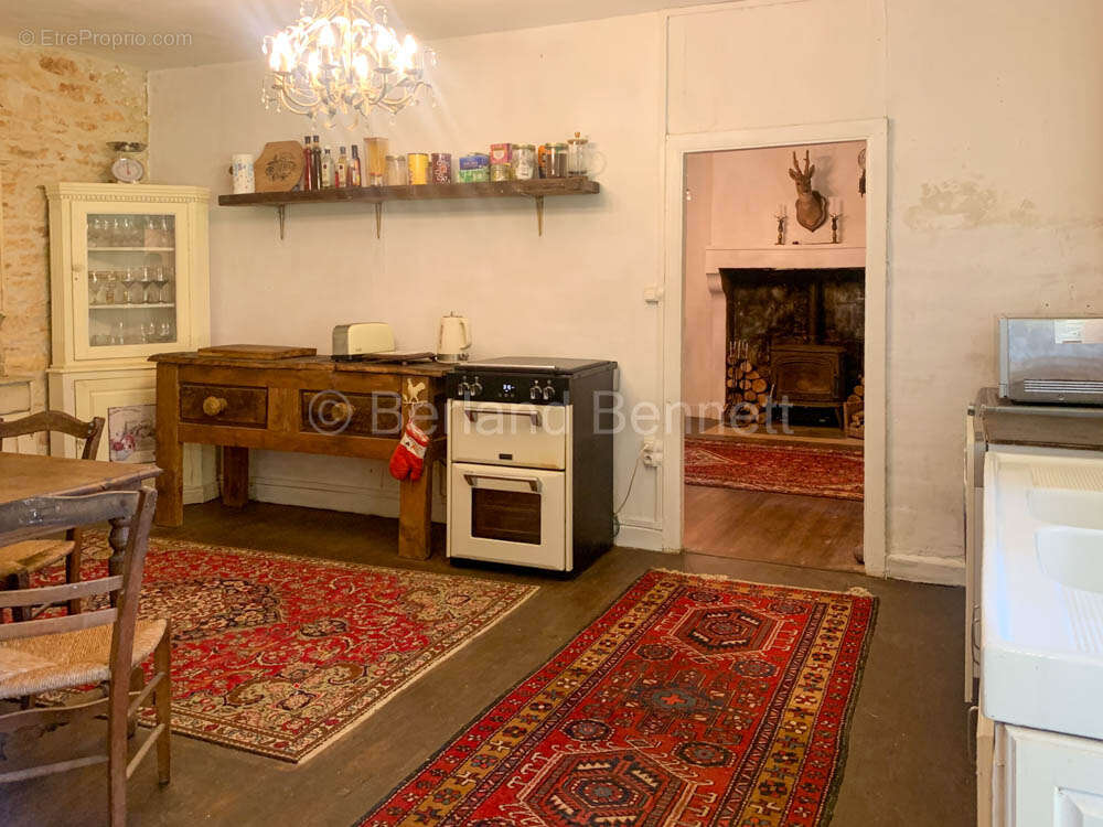 Maison en pierres avec dépendances et grand terrain - Pretty - photo 4