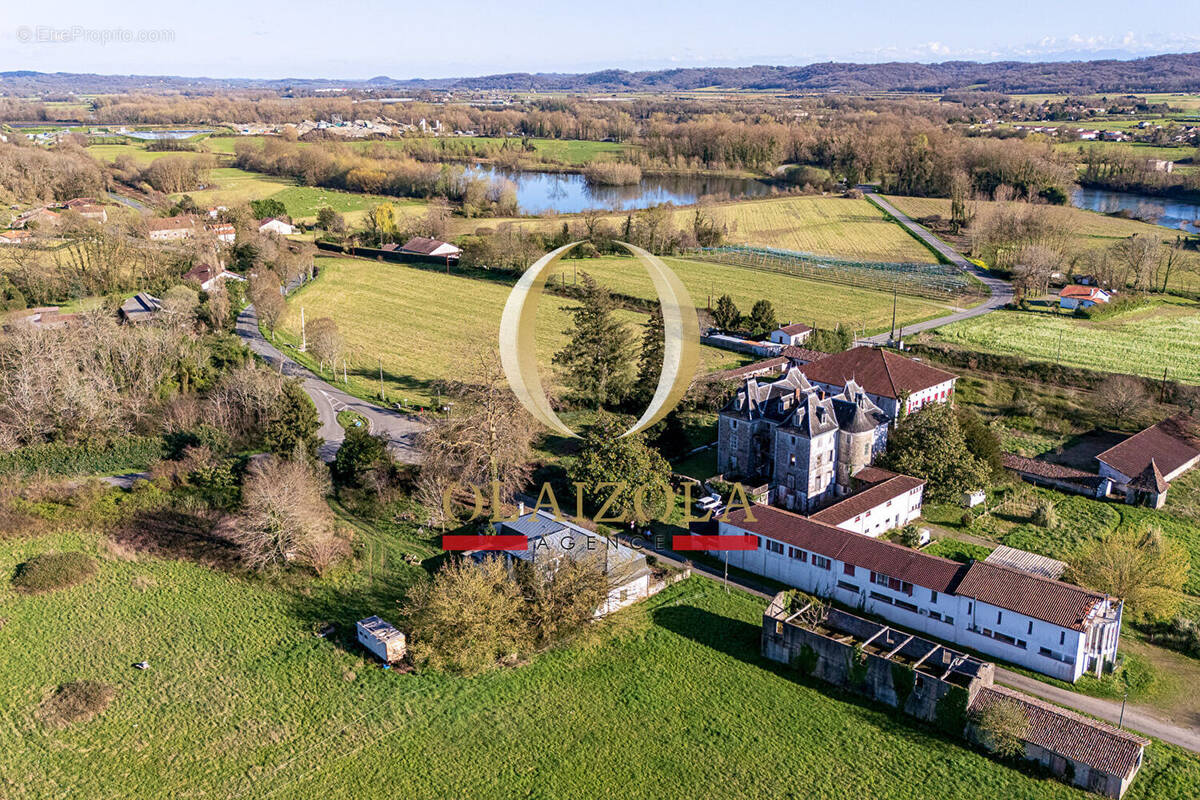 Appartement à LABATUT