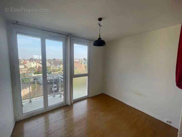 Appartement à SARTROUVILLE