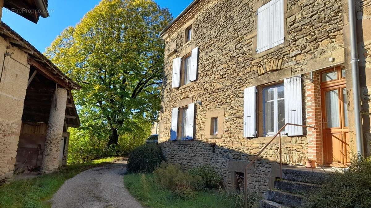 Maison à SAINT-MARTIN-D'AOUT