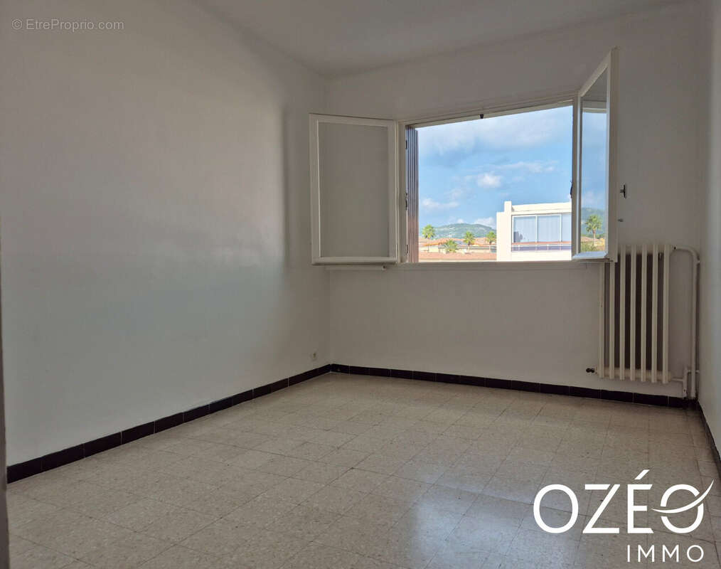 Appartement à SIX-FOURS-LES-PLAGES