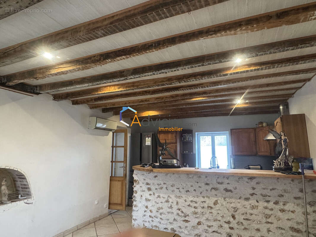 Maison à MECRINGES