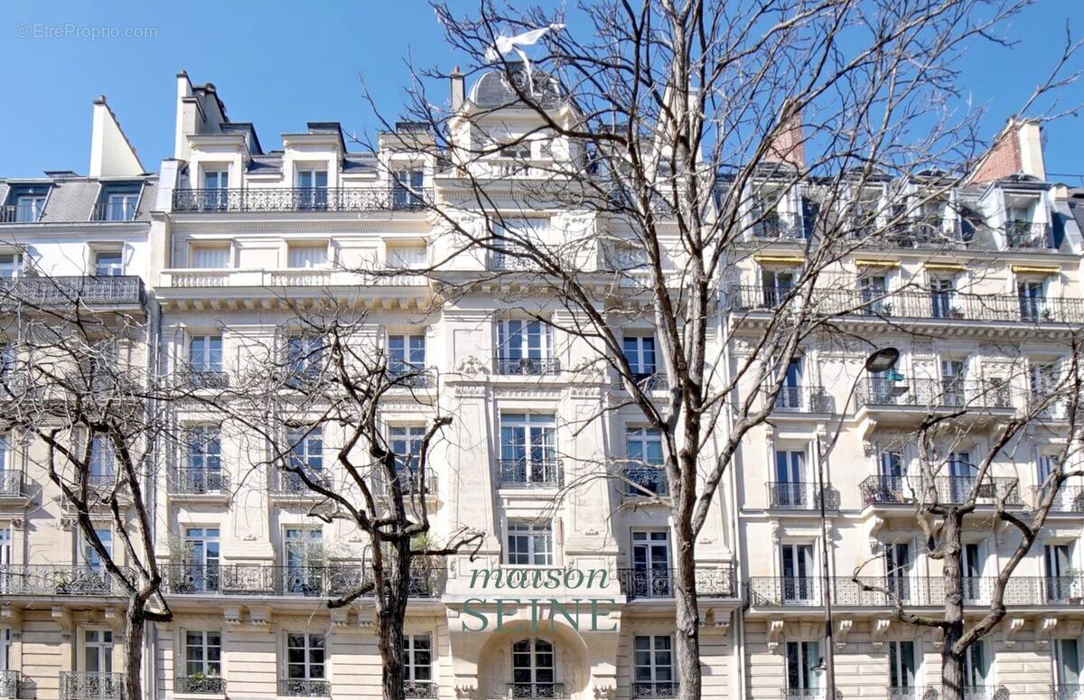 Appartement à PARIS-17E